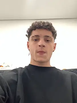 Snapshot of afos_ chatting on 10/28/25, 04:49 afos  online show from 10/28/25, 04:49