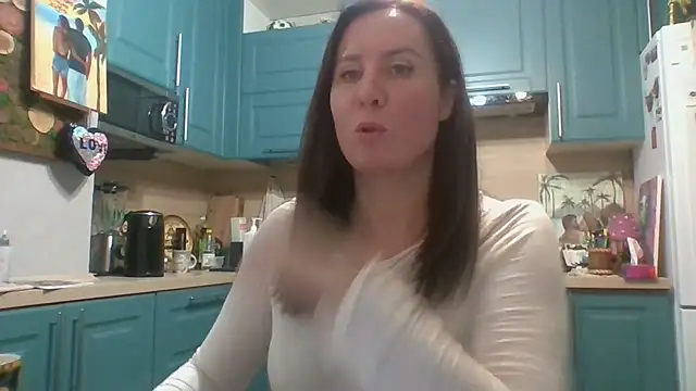 Snapshot of ALICAINWONDERLAND chatting on 11/19/25, 05:57 ALICAINWONDERLAND online show from 11/19/25, 05:57