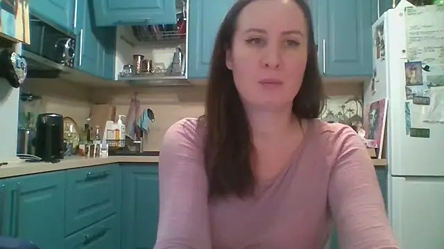 Snapshot of ALICAINWONDERLAND chatting on 12/21/25, 06:26 ALICAINWONDERLAND online show from 12/21/25, 06:26