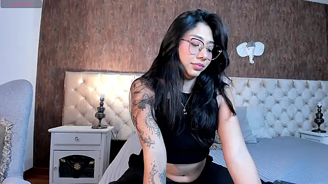 Snapshot of MeryCoors chatting on 06/03/26, 02:33 MeryCoors online show from 06/03/26, 02:33