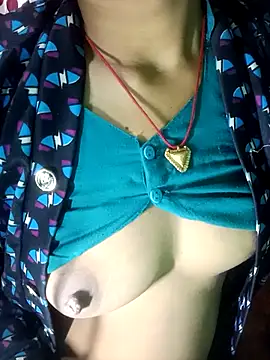 Snapshot of Sonam9696 chatting on 12/19/25, 07:21 Sonam9696 online show from 12/19/25, 07:21