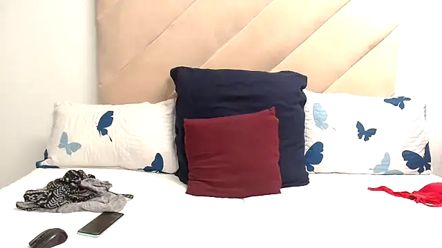 XXBUBBLYBARBIEXX online show from 10/22/25, 06:40