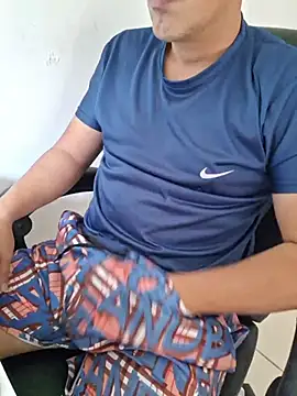 Snapshot of Carloskasado chatting on 09/16/25, 11:44 Carloskasado online show from 09/16/25, 11:44