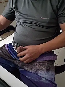 Snapshot of Carloskasado chatting on 01/06/26, 04:27 Carloskasado online show from 01/06/26, 04:27