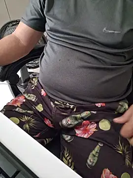 Snapshot of Carloskasado chatting on 01/19/26, 01:26 Carloskasado online show from 01/19/26, 01:26