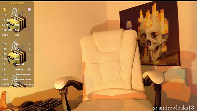 an drew18 online show from 10/13/25, 08:42