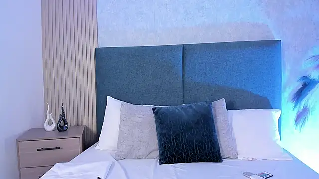 Snapshot of Laura_Ivy chatting on 02/12/26, 01:06 Laura Ivy online show from 02/12/26, 01:06