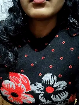 Snapshot of spicysuhana chatting on 12/19/25, 11:12 spicysuhana online show from 12/19/25, 11:12