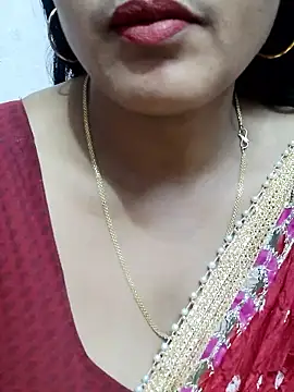 Snapshot of spicysuhana chatting on 03/18/26, 08:28 spicysuhana online show from 03/18/26, 08:28