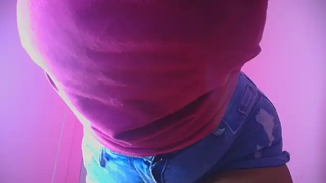 Cristal hott1 online show from 10/21/25, 09:15