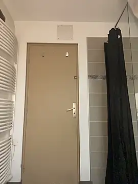 Snapshot of dasilva_elsa21 chatting on 03/08/26, 12:52 dasilva elsa21 online show from 03/08/26, 12:52