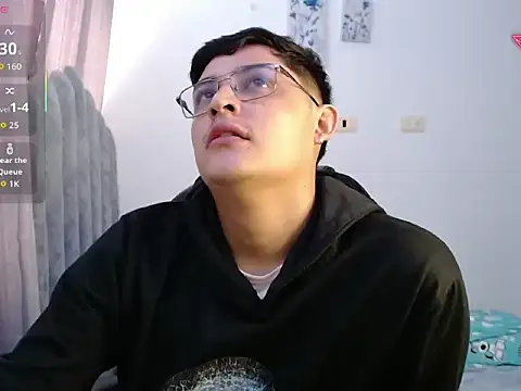 yesitwink  online show from 05/02/26, 03:17