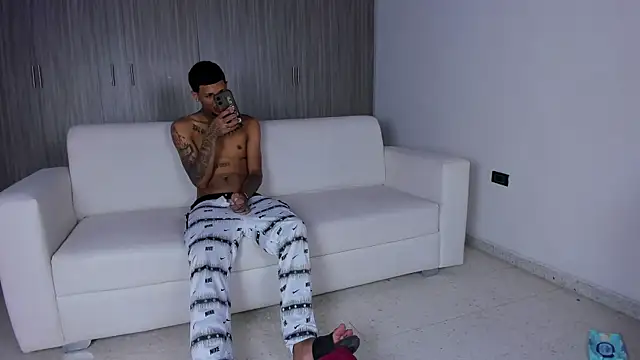 Snapshot of Hot_destructionXxx18 chatting on 09/18/25, 07:38 Hot destructionXxx18 online show from 09/18/25, 07:38