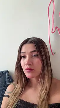 Lovejuana  online show from 11/25/25, 01:55