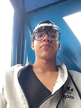 Snapshot of diegoand0911 chatting on 05/29/26, 03:54 diegoand0911 online show from 05/29/26, 03:54