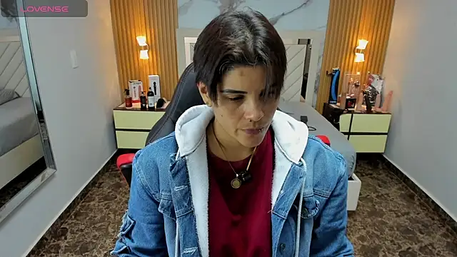 KAROLLJONES1 online show from 11/21/25, 08:07