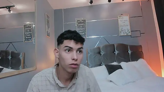 Room 69x online show from 11/12/25, 03:07