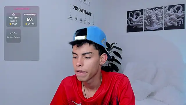 Room 69x online show from 11/30/25, 05:06