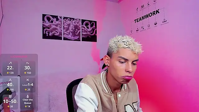 Room 69x online show from 12/20/25, 03:24