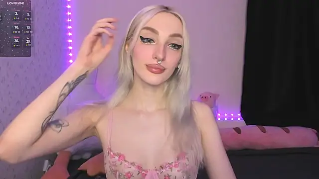 Snapshot of succubantra chatting on 01/15/26, 01:59 succubantra online show from 01/15/26, 01:59