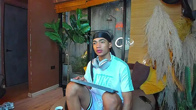 AlanCutee online show from 12/04/25, 12:58