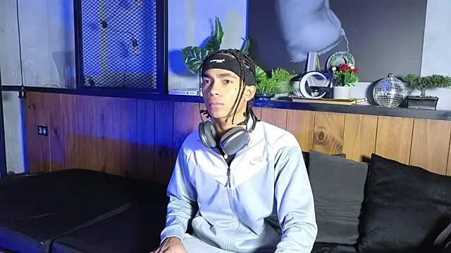 AlanCutee online show from 05/03/26, 01:28