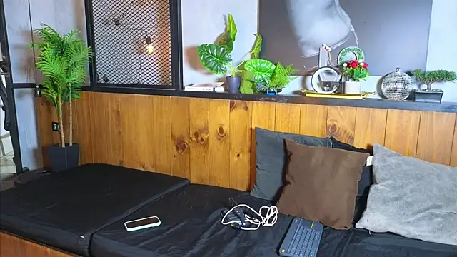 Snapshot of AlanCutee chatting on 05/15/26, 12:01 AlanCutee online show from 05/15/26, 12:01