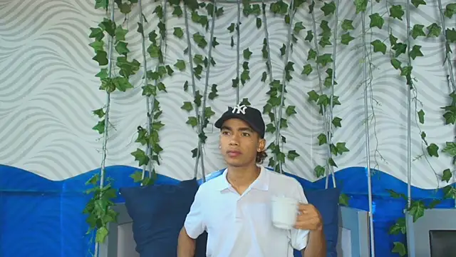 Snapshot of AlanCutee chatting on 05/30/26, 12:57 AlanCutee online show from 05/30/26, 12:57