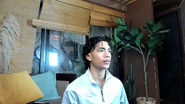 Snapshot of AlanCutee chatting on 06/12/26, 01:10 AlanCutee online show from 06/12/26, 01:10