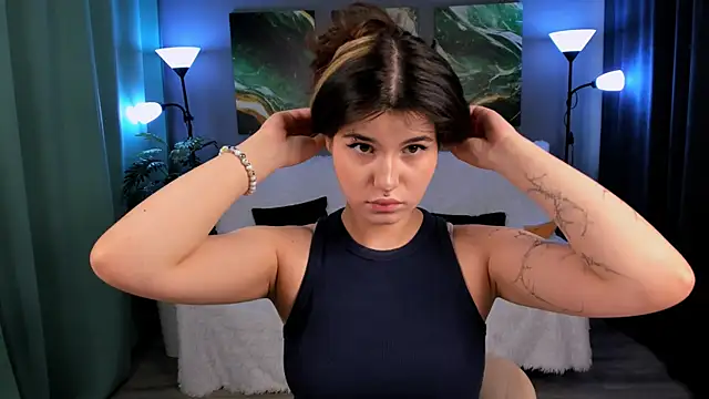 Snapshot of AnoraDark chatting on 09/23/25, 12:19 AnoraDark online show from 09/23/25, 12:19