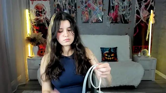 Snapshot of AnoraDark chatting on 10/27/25, 12:42 AnoraDark online show from 10/27/25, 12:42