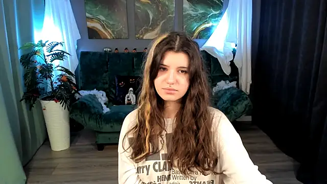 Snapshot of AnoraDark chatting on 11/08/25, 01:33 AnoraDark online show from 11/08/25, 01:33