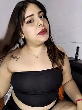 Snapshot of Nahomy_cm chatting on 09/18/25, 10:01 Nahomy cm online show from 09/18/25, 10:01