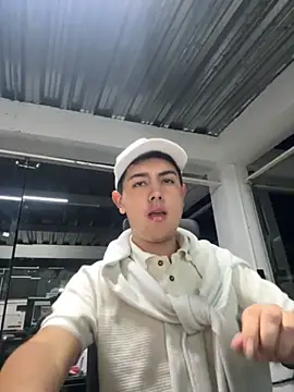 Snapshot of KAY_MONROE chatting on 11/16/25, 11:32 KAY MONROE online show from 11/16/25, 11:32