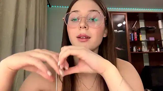 Snapshot of Adel_strongwoman chatting on 12/13/25, 07:53 Adel strongwoman online show from 12/13/25, 07:53