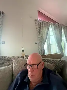 Snapshot of philefc chatting on 01/15/26, 10:20 philefc online show from 01/15/26, 10:20