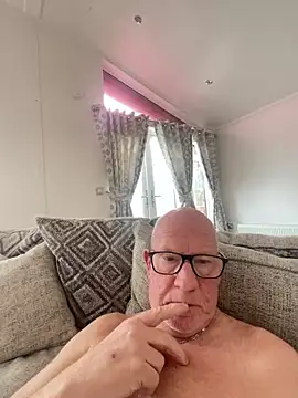 Snapshot of philefc chatting on 02/11/26, 03:17 philefc online show from 02/11/26, 03:17