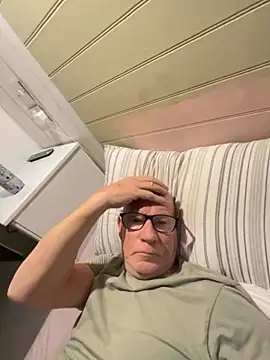 Snapshot of philefc chatting on 02/18/26, 04:08 philefc online show from 02/18/26, 04:08