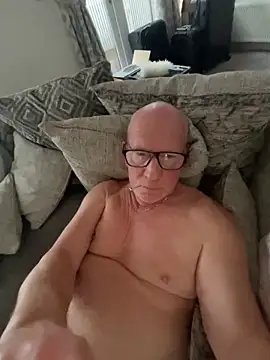 Snapshot of philefc chatting on 02/18/26, 04:14 philefc online show from 02/18/26, 04:14