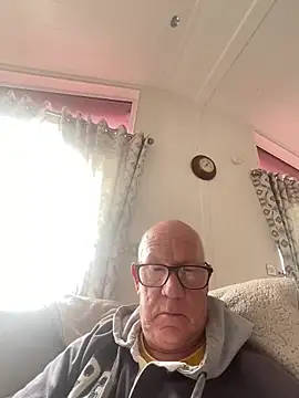 Snapshot of philefc chatting on 02/23/26, 12:24 philefc online show from 02/23/26, 12:24