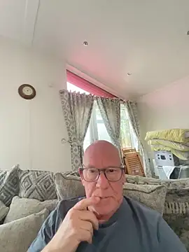 Snapshot of philefc chatting on 03/08/26, 04:22 philefc online show from 03/08/26, 04:22