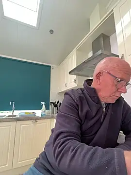 Snapshot of philefc chatting on 03/13/26, 02:01 philefc online show from 03/13/26, 02:01