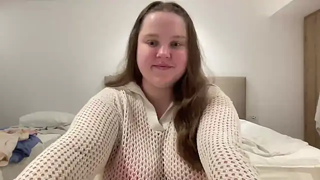 Snapshot of Alice898 chatting on 09/11/25, 06:19 Alice898 online show from 09/11/25, 06:19