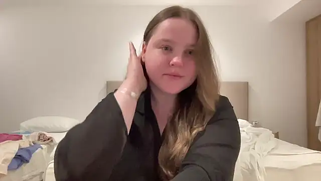 Snapshot of Alice898 chatting on 09/12/25, 01:33 Alice898 online show from 09/12/25, 01:33