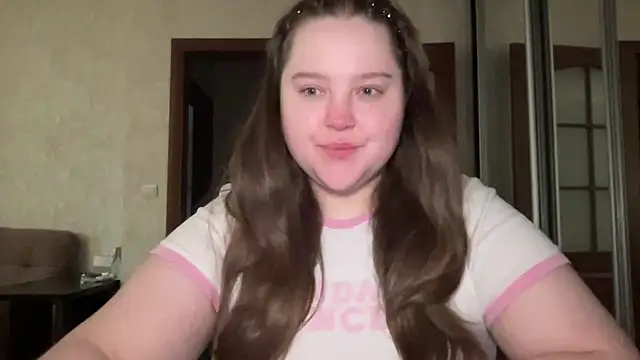 Snapshot of Alice898 chatting on 09/24/25, 04:38 Alice898 online show from 09/24/25, 04:38