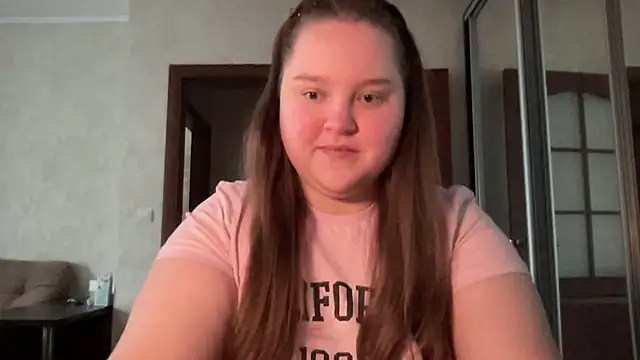 Snapshot of Alice898 chatting on 10/16/25, 12:17 Alice898 online show from 10/16/25, 12:17