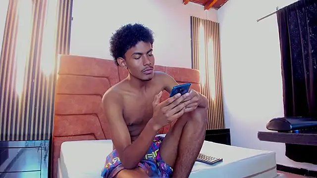 FYKMOR 1 online show from 11/25/25, 07:47