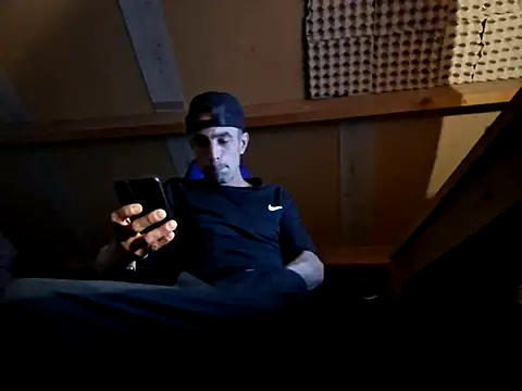 Snapshot of kompiee chatting on 10/01/25, 10:38 kompiee online show from 10/01/25, 10:38