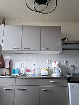 Snapshot of kompiee chatting on 02/04/26, 10:54 kompiee online show from 02/04/26, 10:54