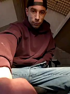 Snapshot of kompiee chatting on 02/10/26, 12:31 kompiee online show from 02/10/26, 12:31